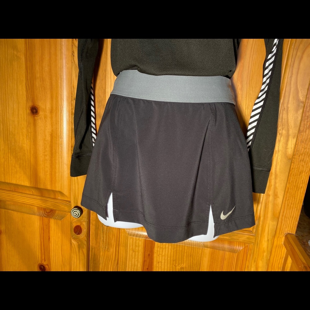 *Sold *🐞$14* NIKE mini skirt